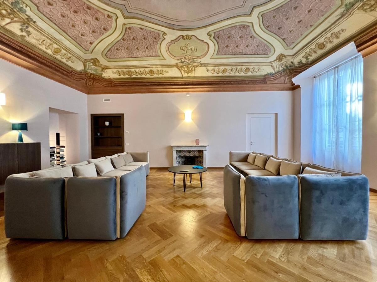 The Seven Suites Janov Exteriér fotografie