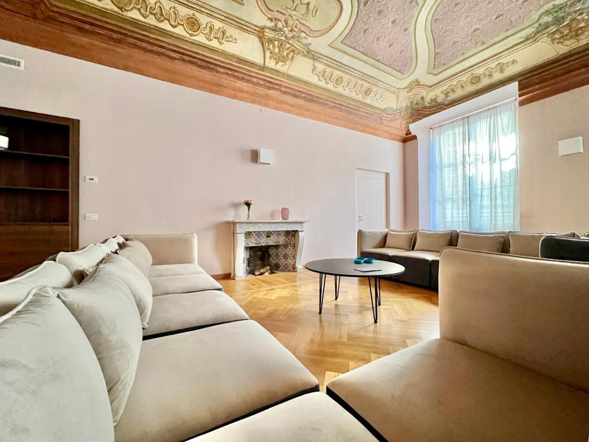The Seven Suites Janov Exteriér fotografie