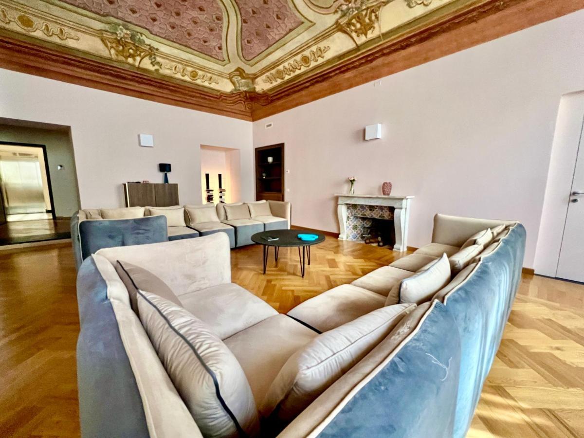 The Seven Suites Janov Exteriér fotografie